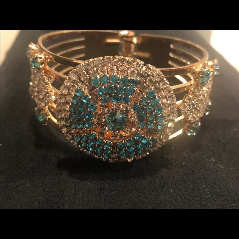 Accessory - Picture 3 of 6